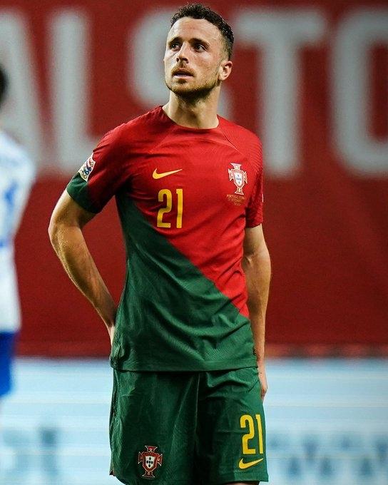 Portugal pass Jota’s No.21 jersey to close friend Neves