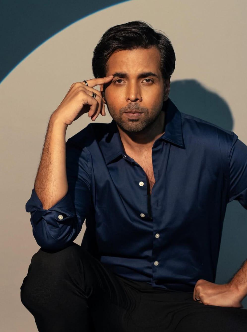 Abhishek Banerjee returns to theatre after two decades with ‘Tu Kya Hai’