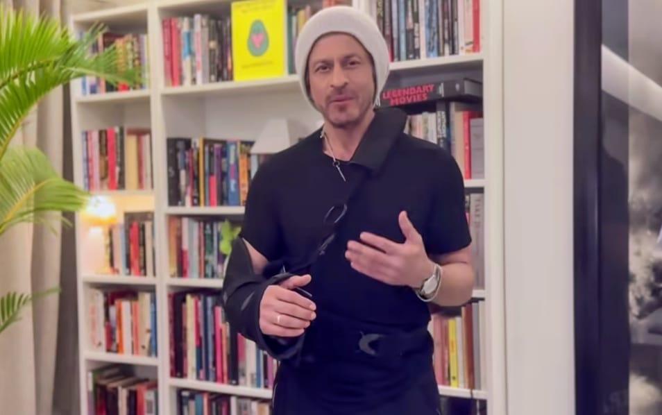 SRK appears with injured arm in special message after his National Award win: 'Award serves as reminder for me'