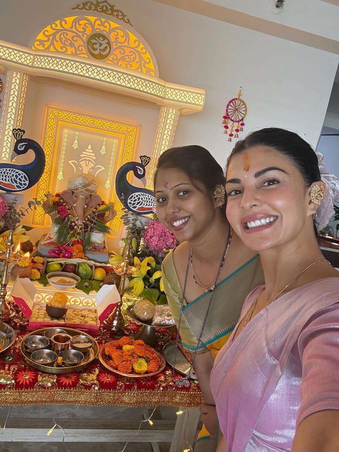 Jacqueline shares glimpse of Lal Baugcha Raja visit, seeks blessings