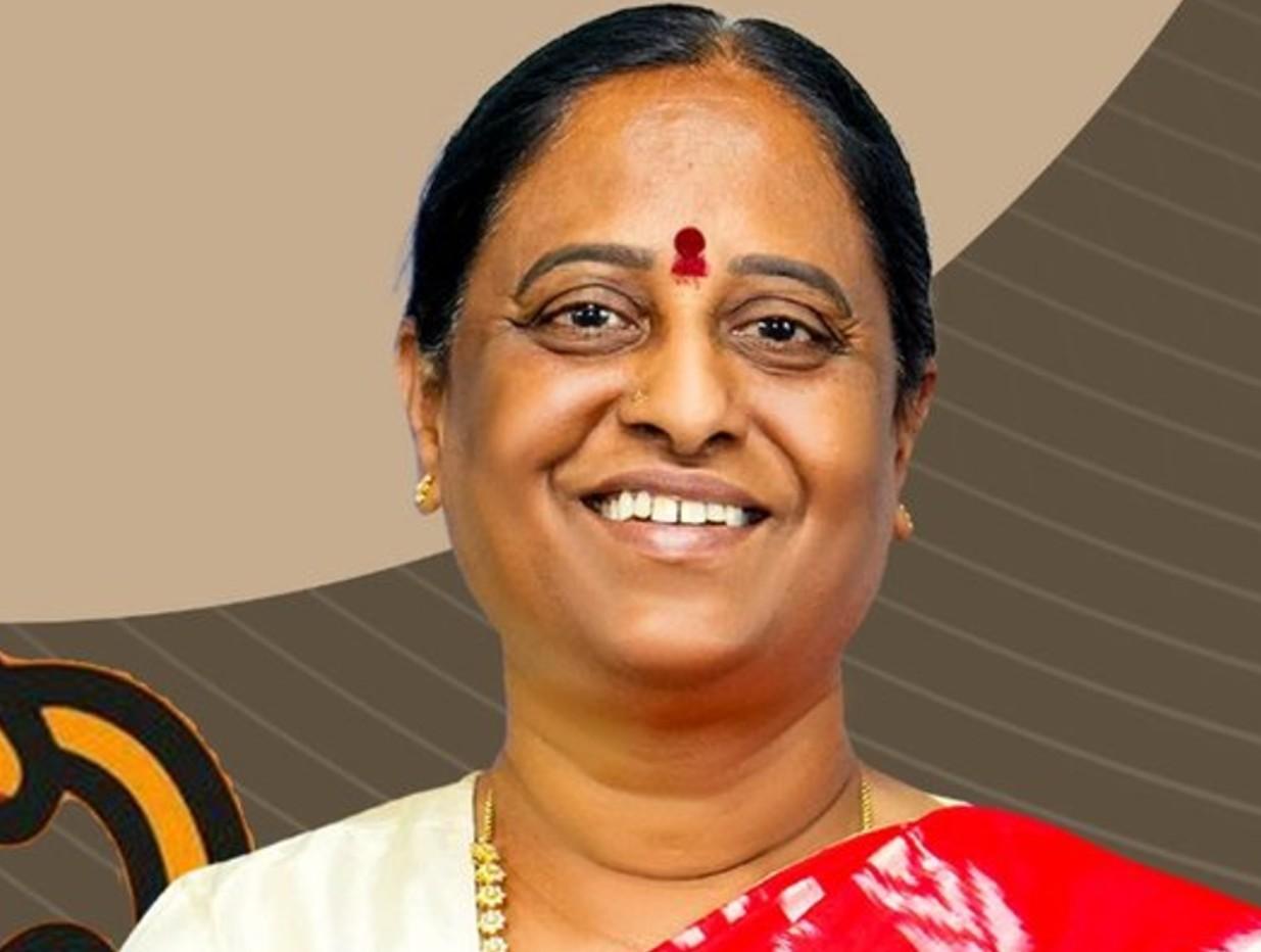 Telangana: NBW issued against Minister Surekha in defamation case