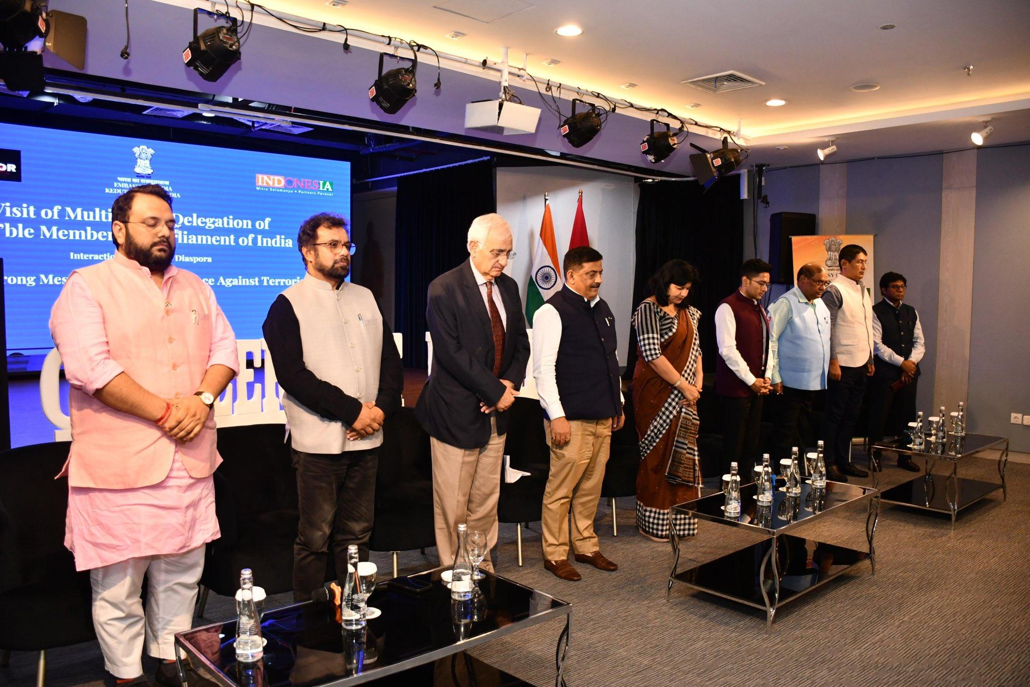 In Indonesia, Indian delegation spreads Gandhi's message of non-violence