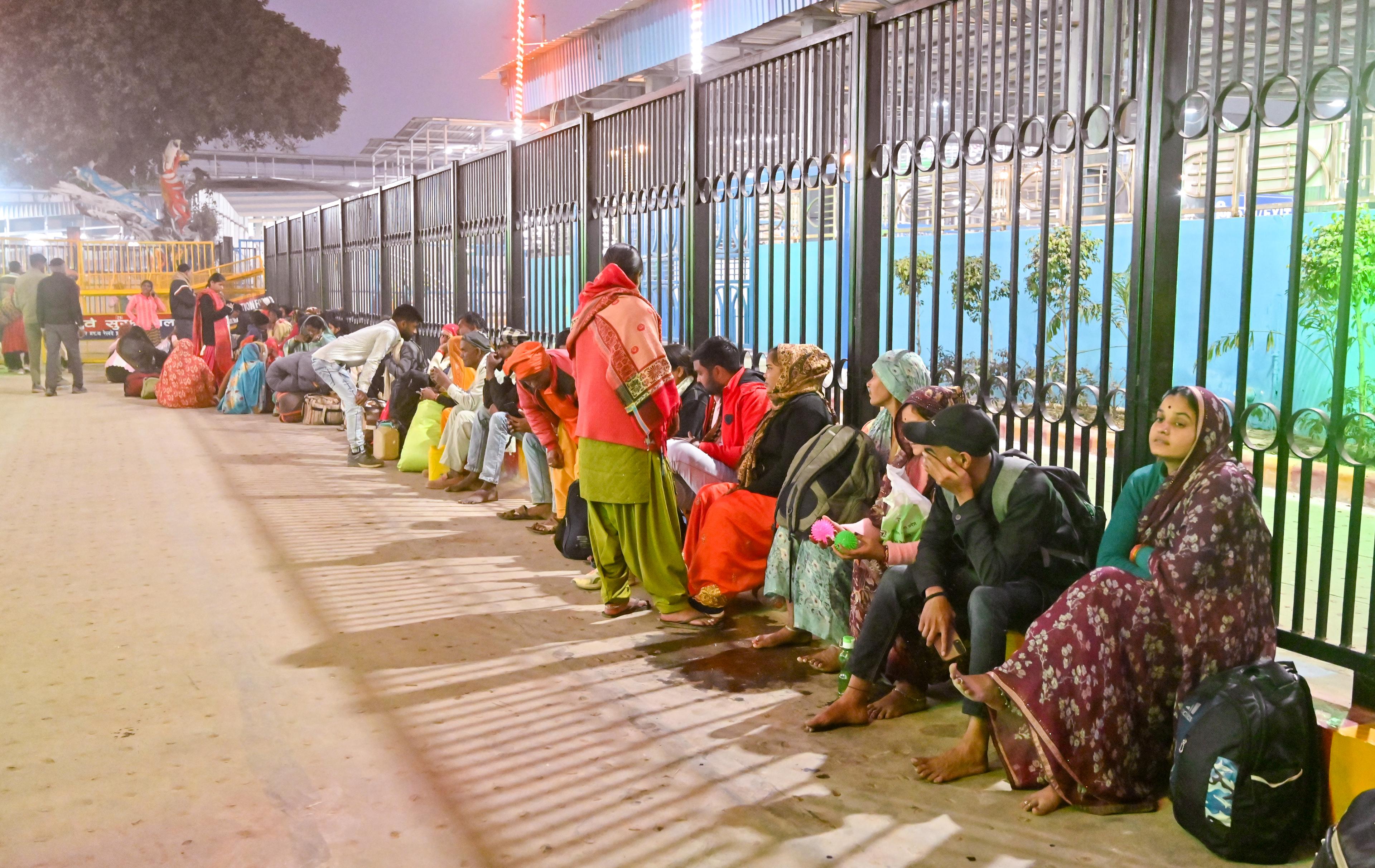 244 special trains carried over 4.5 lakh devotees during Mauni Amavasya: Railway Ministry