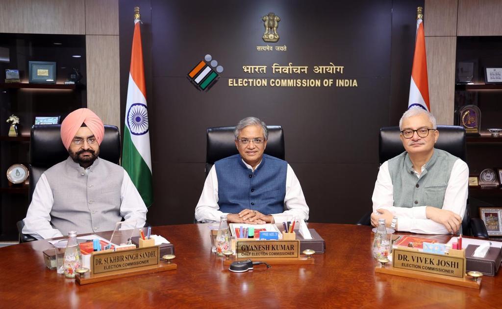 Link voter list with Aadhaar to ensure transparent polls: Shiv Sena urges ECI