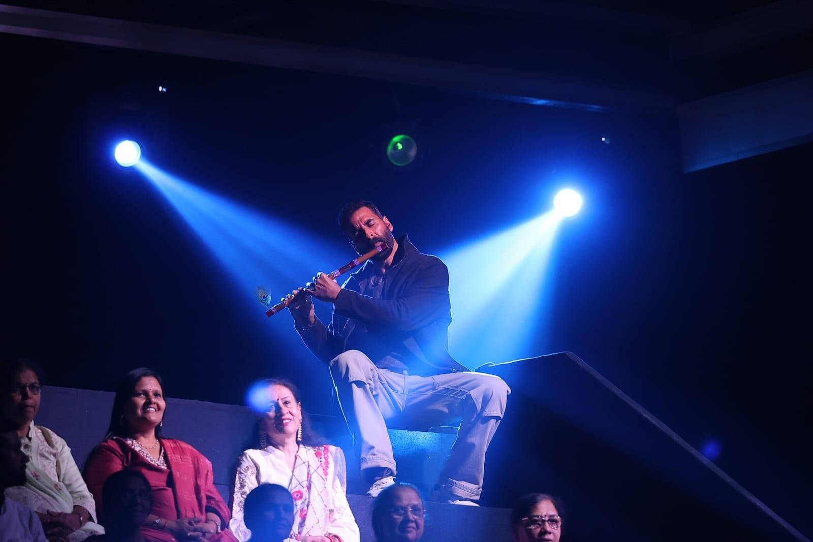 Akshay Kumar recalls late father watching his films over 20 times, says he'd make everyone watch them