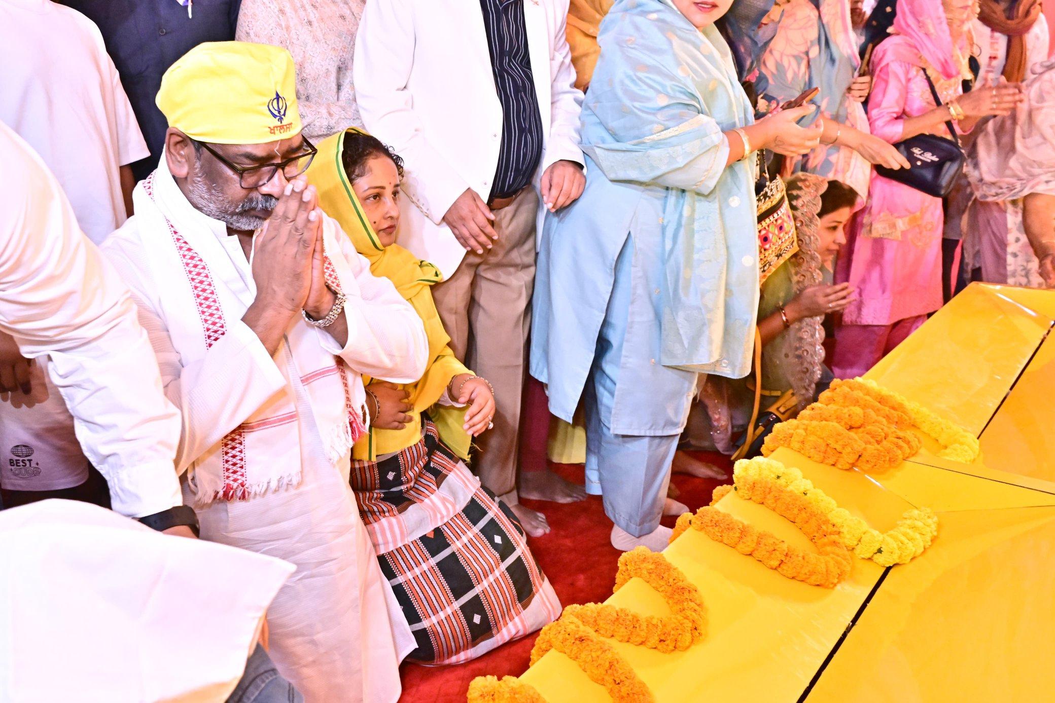 Jharkhand celebrates Guru Nanak Dev Ji’s 556th Prakash Purab with devotion; CM, Guv offer prayers