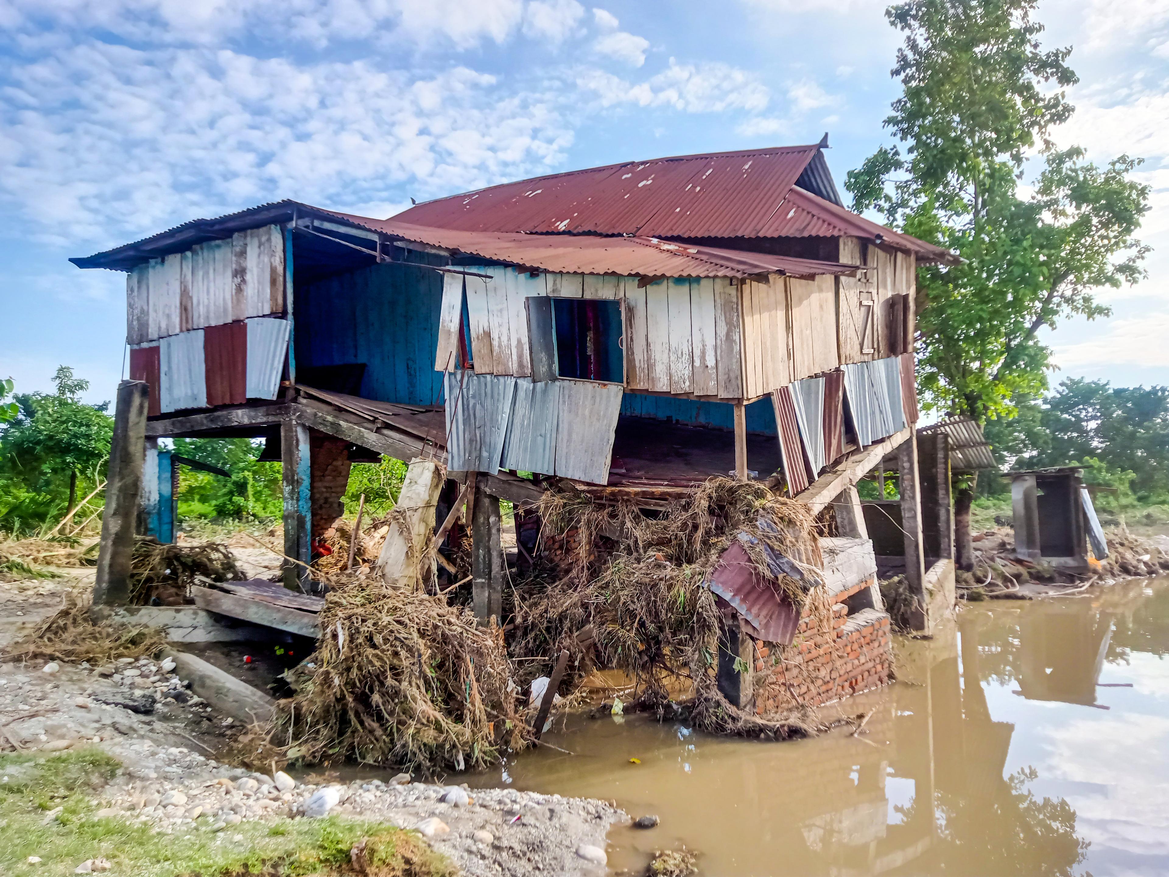Bengal landslides: Death toll rises to 36; BJP questions Mamata Banerjee on morality lessons