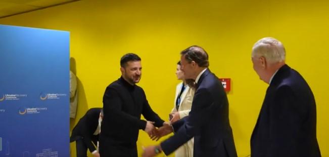 Zelensky meets US Senators on sidelines of Ukraine Recovery Conference in Rome