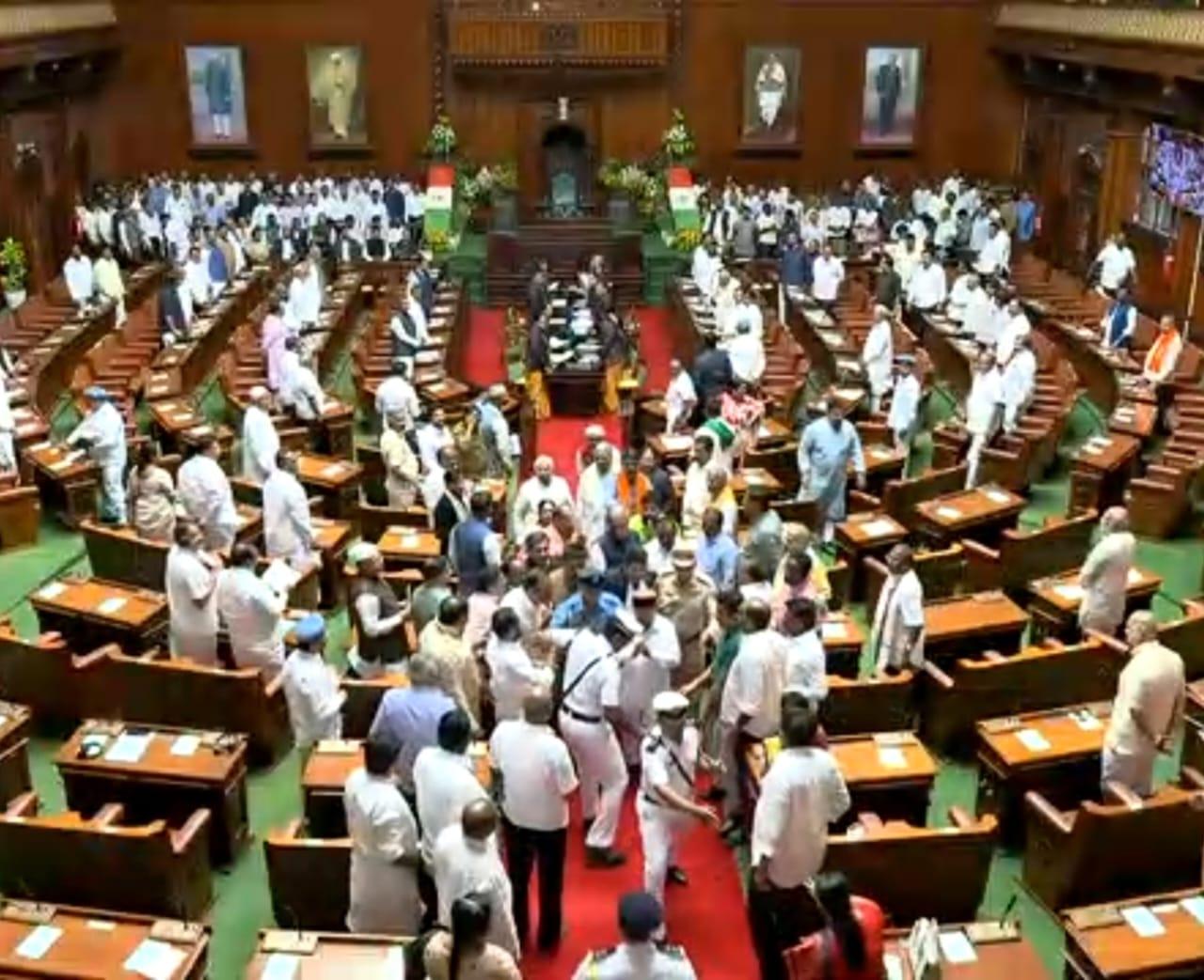 K'taka Governor junks govt-prepared speech, ends address in few lines; high drama in joint session