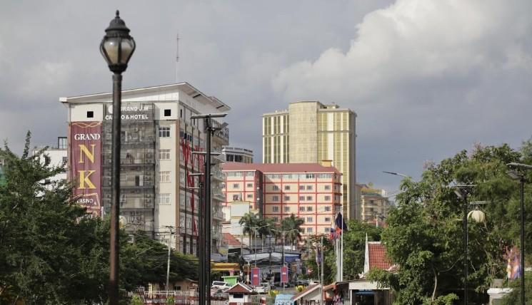 One civilian killed, second province placed under curfew: Thai army