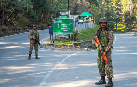 Kashmir's Gulmarg resort shuts for tourists due to proximity to LoC
