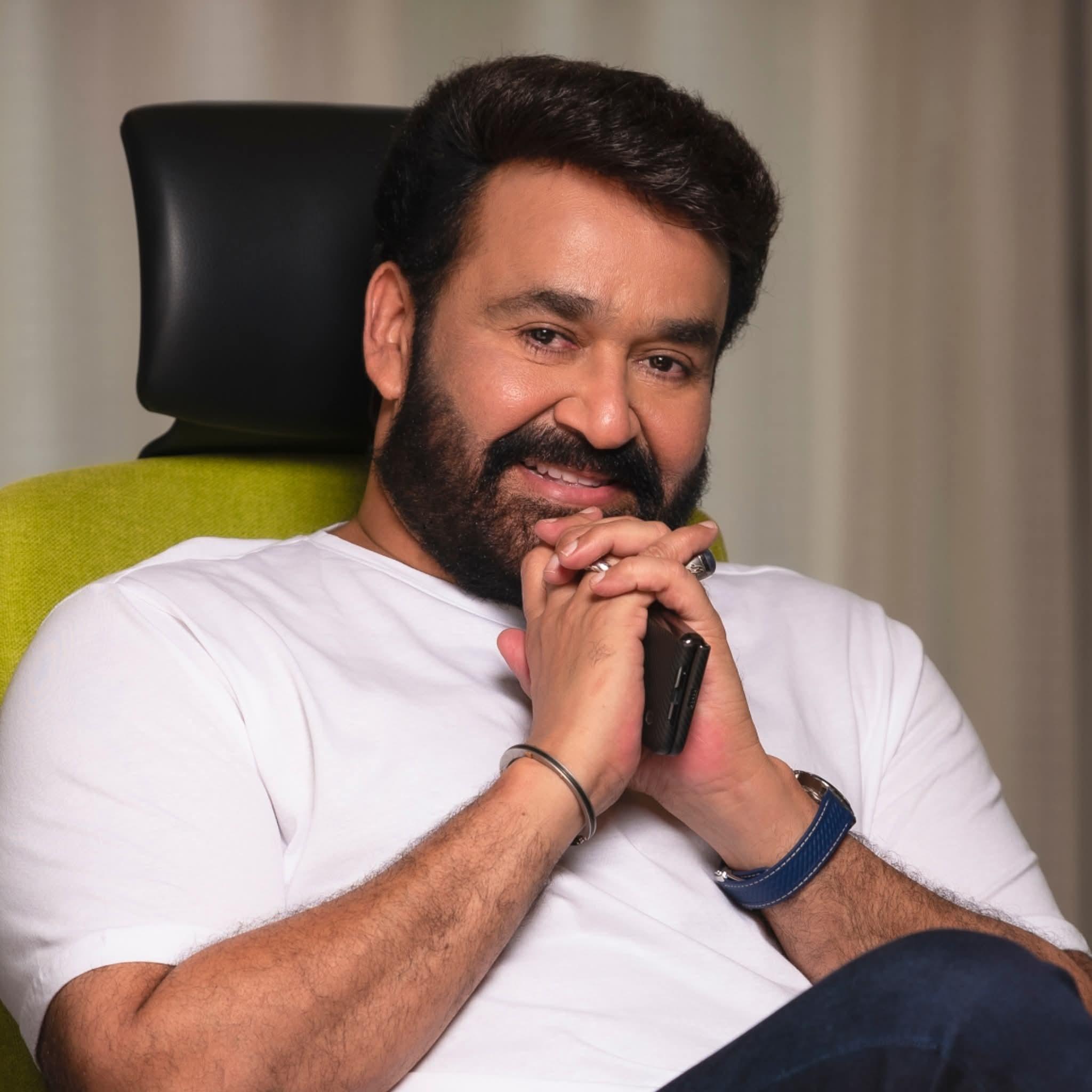 You truly deserved this crown, says Mammootty to Mohanlal