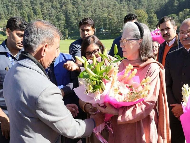 Sonia Gandhi reaches Shimla for statue unveiling of stalwart Virbhadra Singh