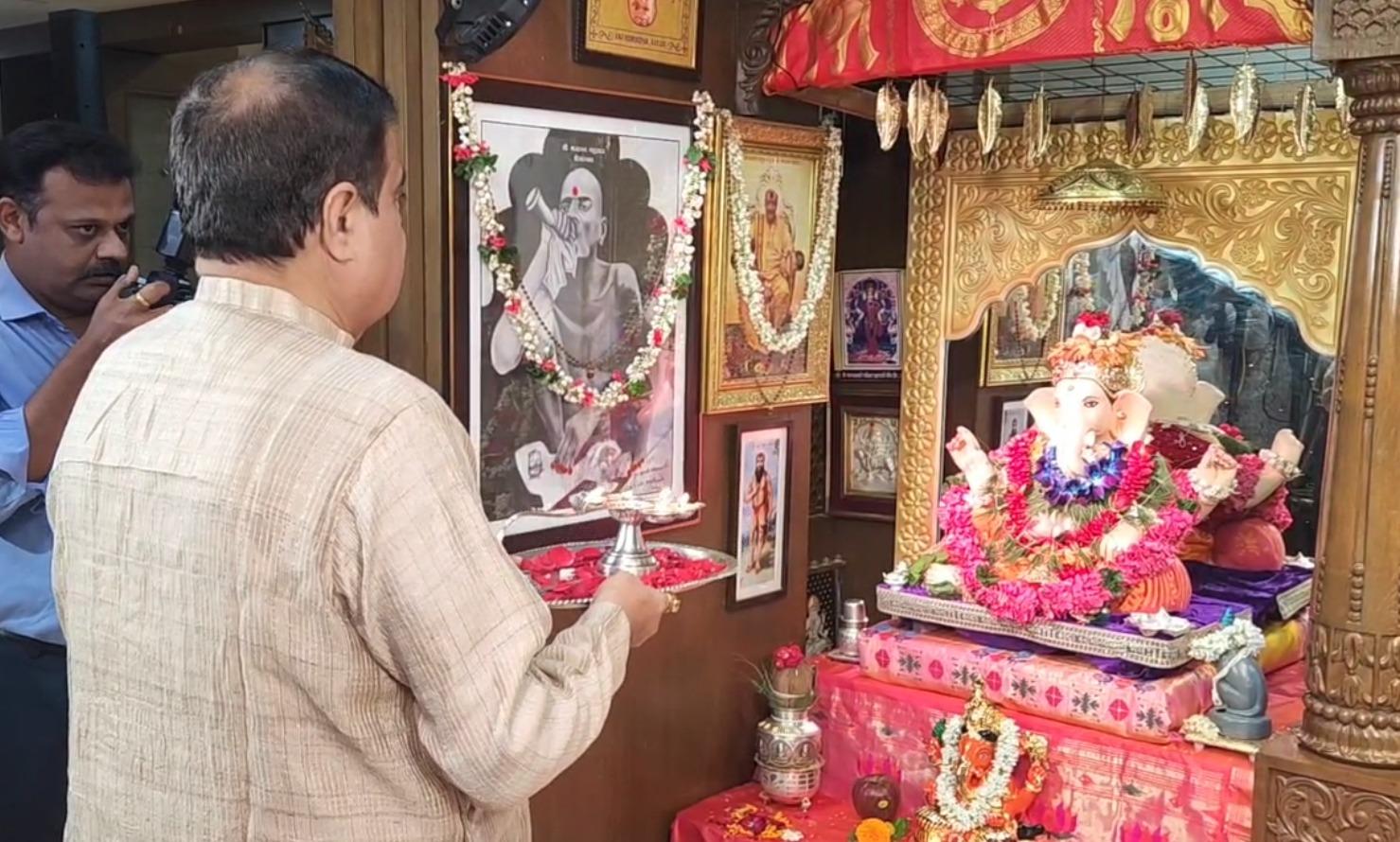 Ganesh Chaturthi celebrated with devotion at Union Minister Nitin Gadkari’s residence
