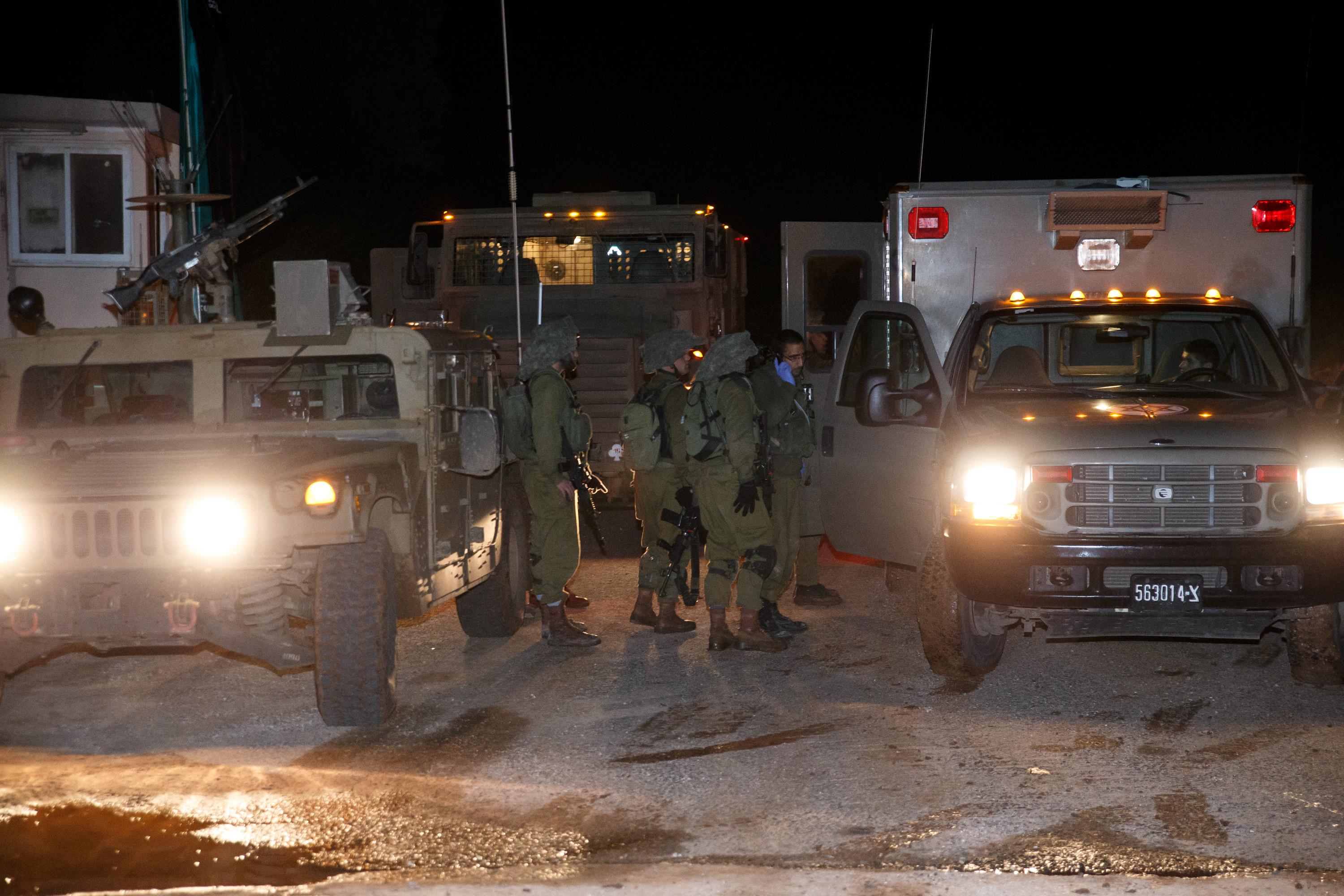 Israeli army fortifies five positions it occupies in Lebanon