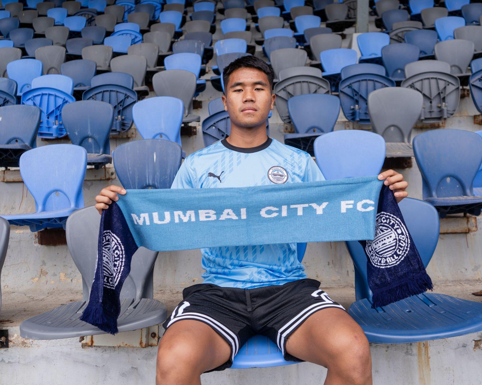 Mumbai City complete signing of midfielder Zothanpuia from Aizawl FC