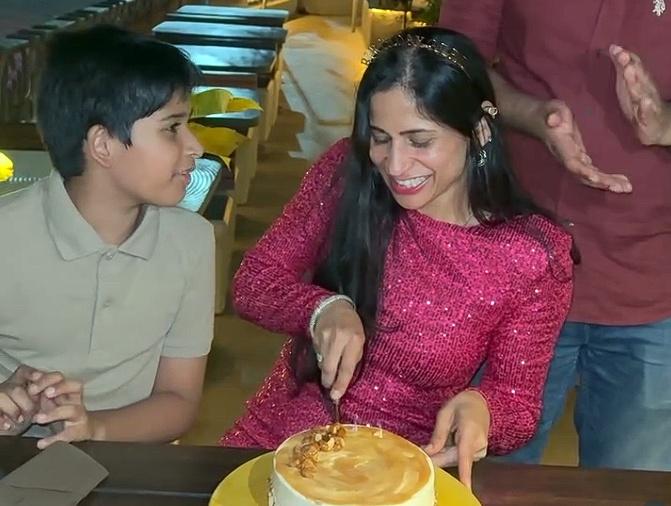 Aahana Kumra celebrates Holi in Goa: Surrounded by family, laughter