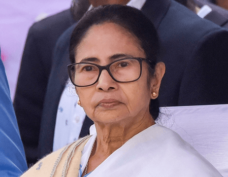 Never seen such an 'arrogant' and 'liar' CEC: Mamata Banerjee