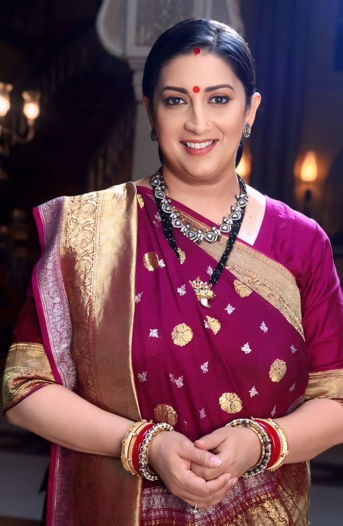 Smriti Irani's look as Tulsi Virani from 'Kyunki Saas Bhi Kabhi Bahu Thi' reboot goes viral on social media