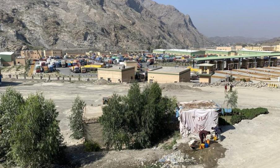 Kabul seeks alternate routes as uncertainty at Pakistan border affects trade