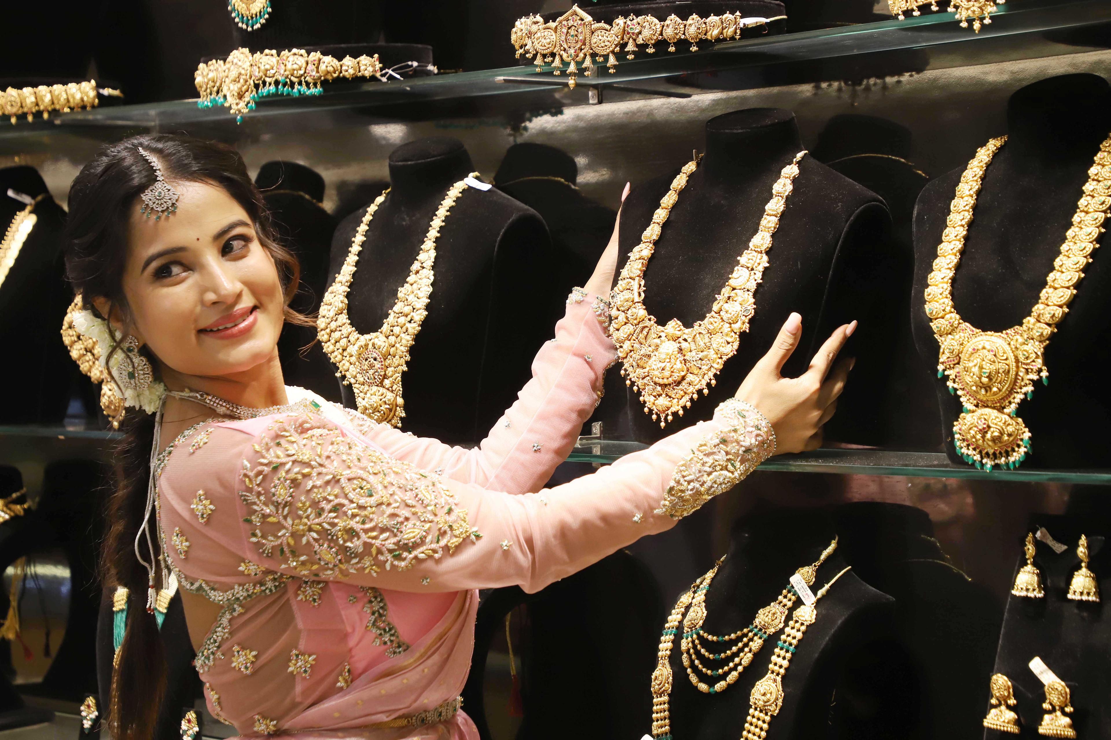 Gold, silver prices slide up to 2 pc as US Fed keeps rates unchanged