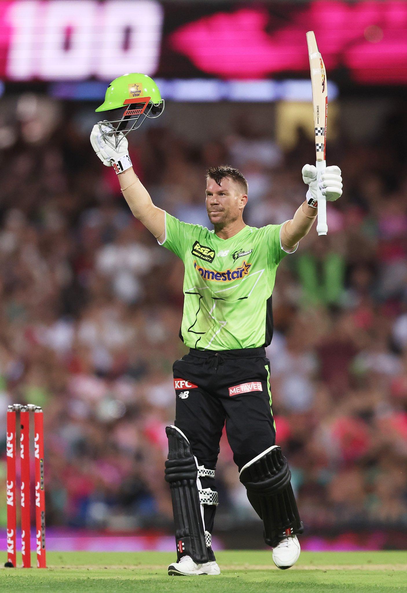 Warner signs extension with BBL club Sydney Thunder