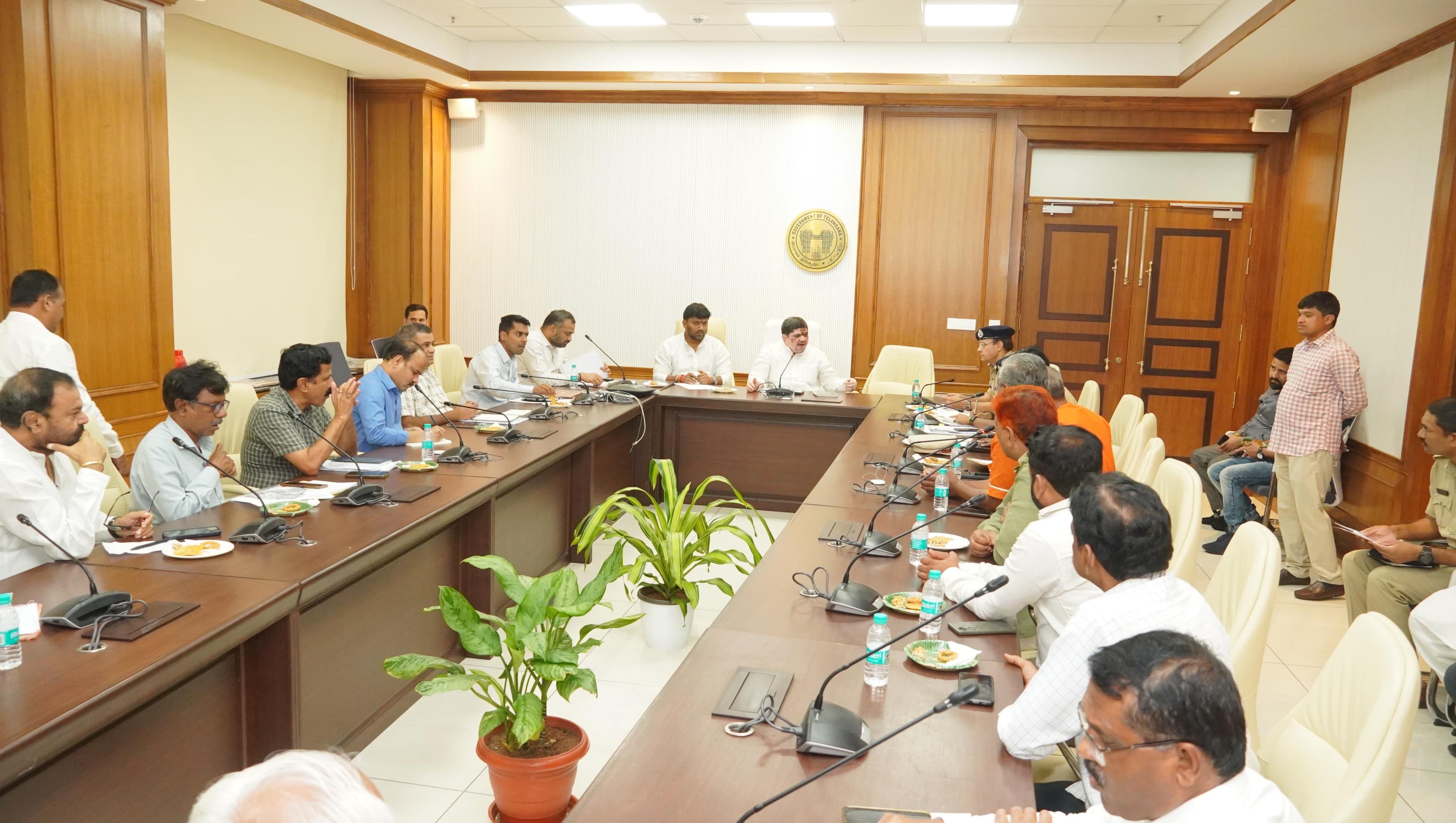 1.5 lakh fingerlings to be supplied for ‘fish prasadam’ in Hyderabad