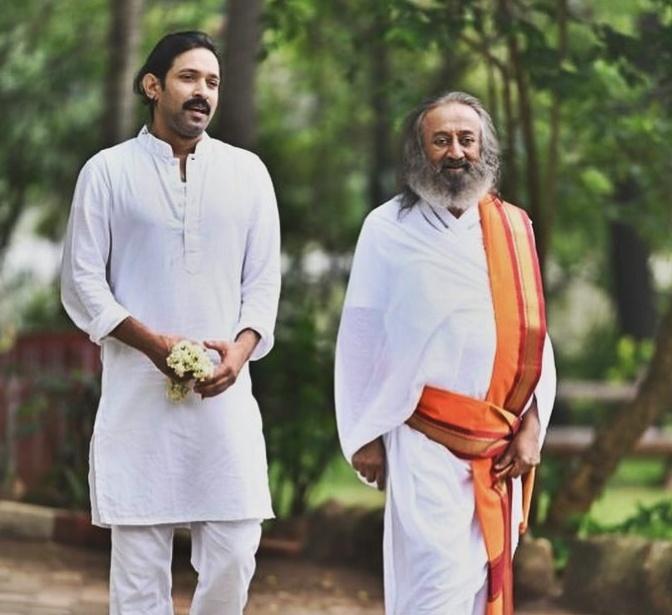 Vikrant Massey visits Art of Living Ashram in Bengaluru as part of preparations for ‘White’