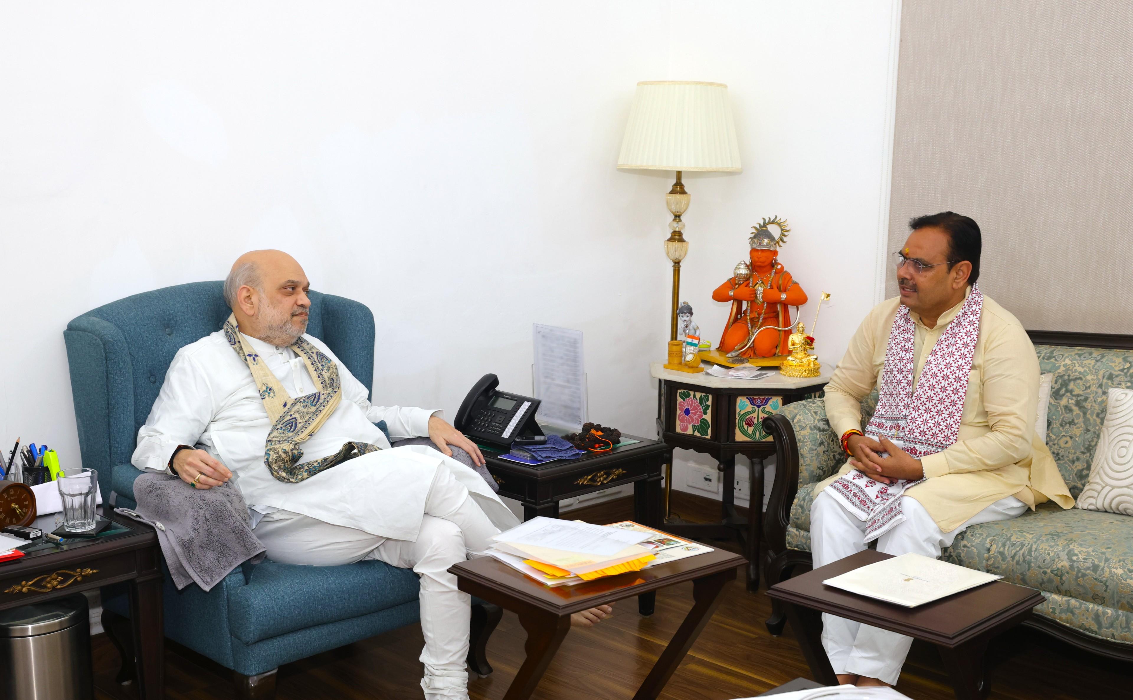 Rajasthan CM meets HM Amit Shah, discusses developmental issues (Lead)