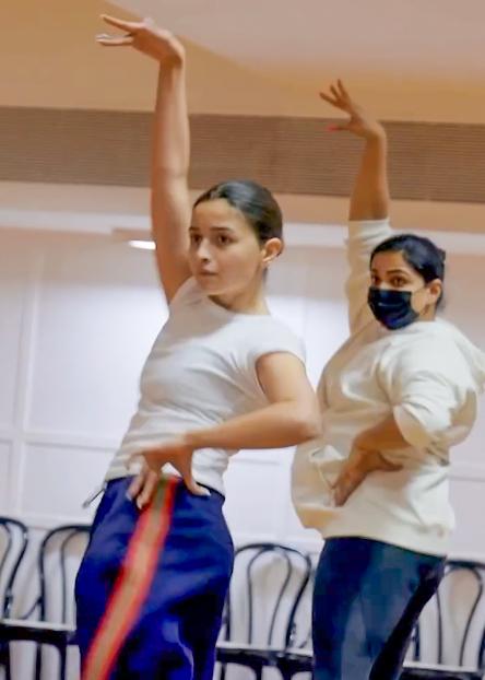 Alia Bhatt’s reliving ‘Dhindhora Baje Re’ memories: My heart is so full today