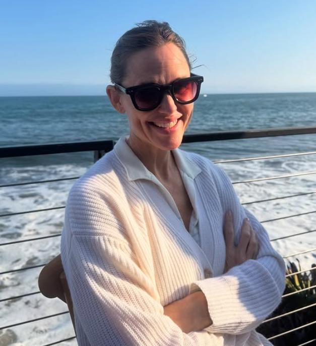 Jennifer Garner joins 'Felt Pretty' trend with relatable pictures