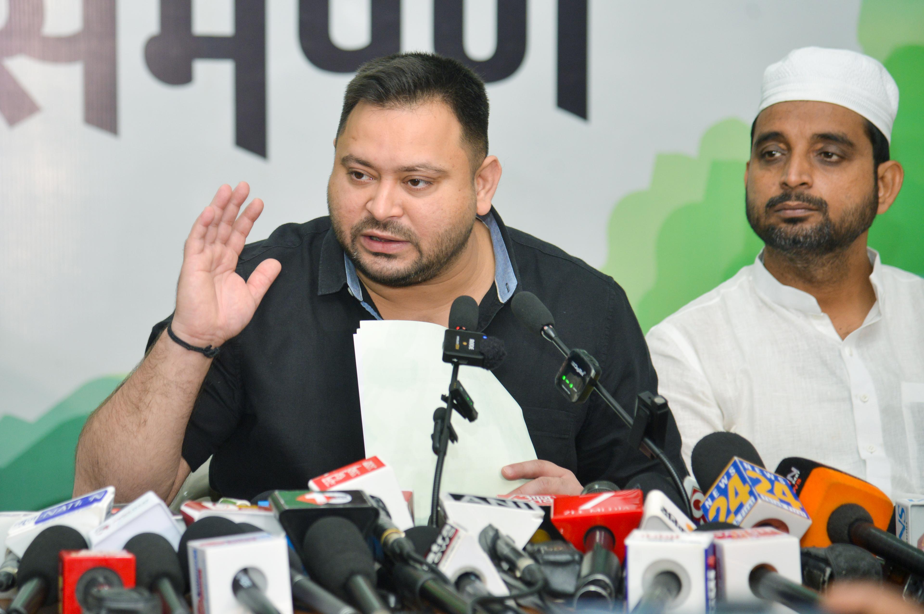 Tejashwi Yadav again threatens election 'boycott', says ECI helping BJP