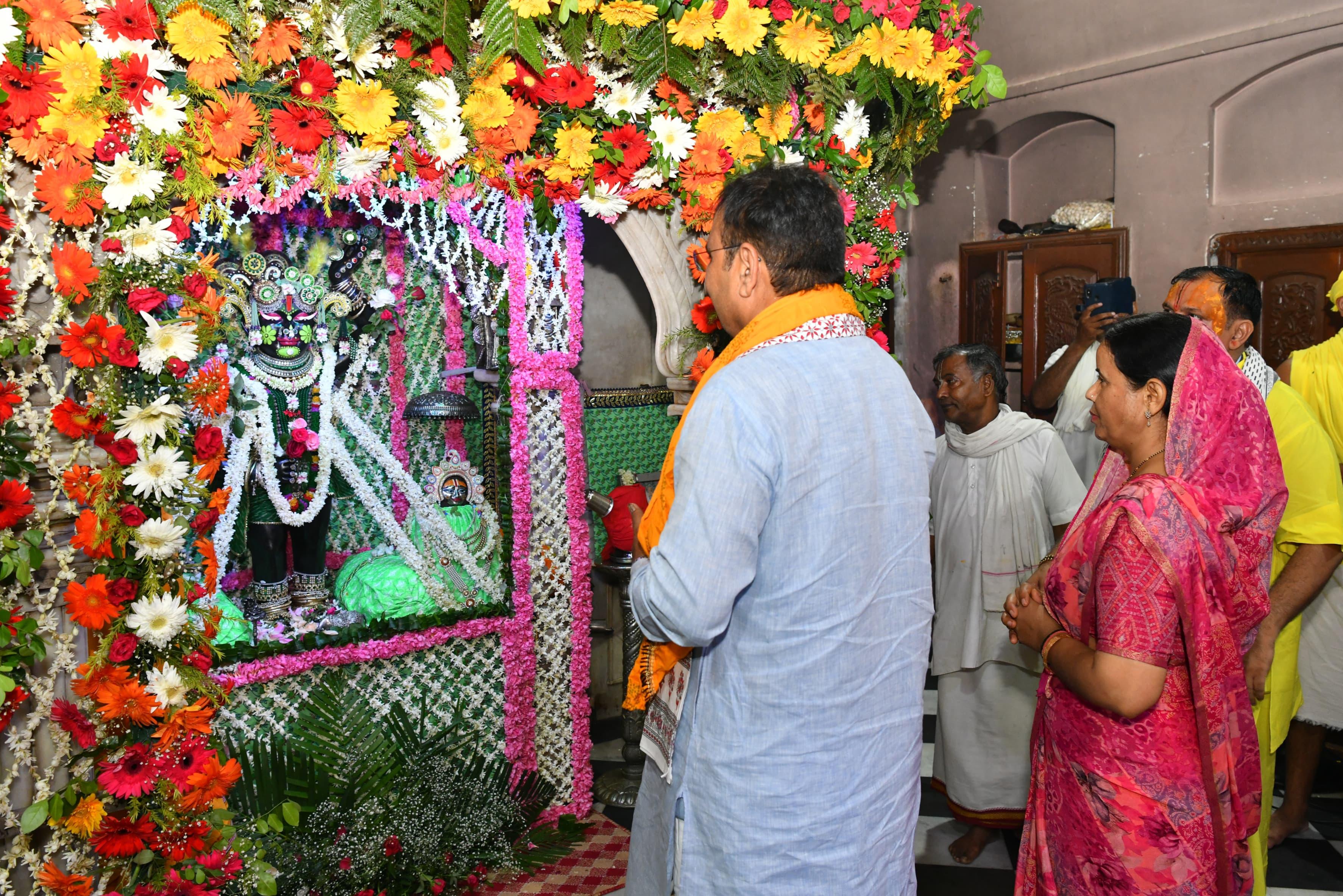 Rajasthan CM Sharma offers prayers at Shrinathji Temple