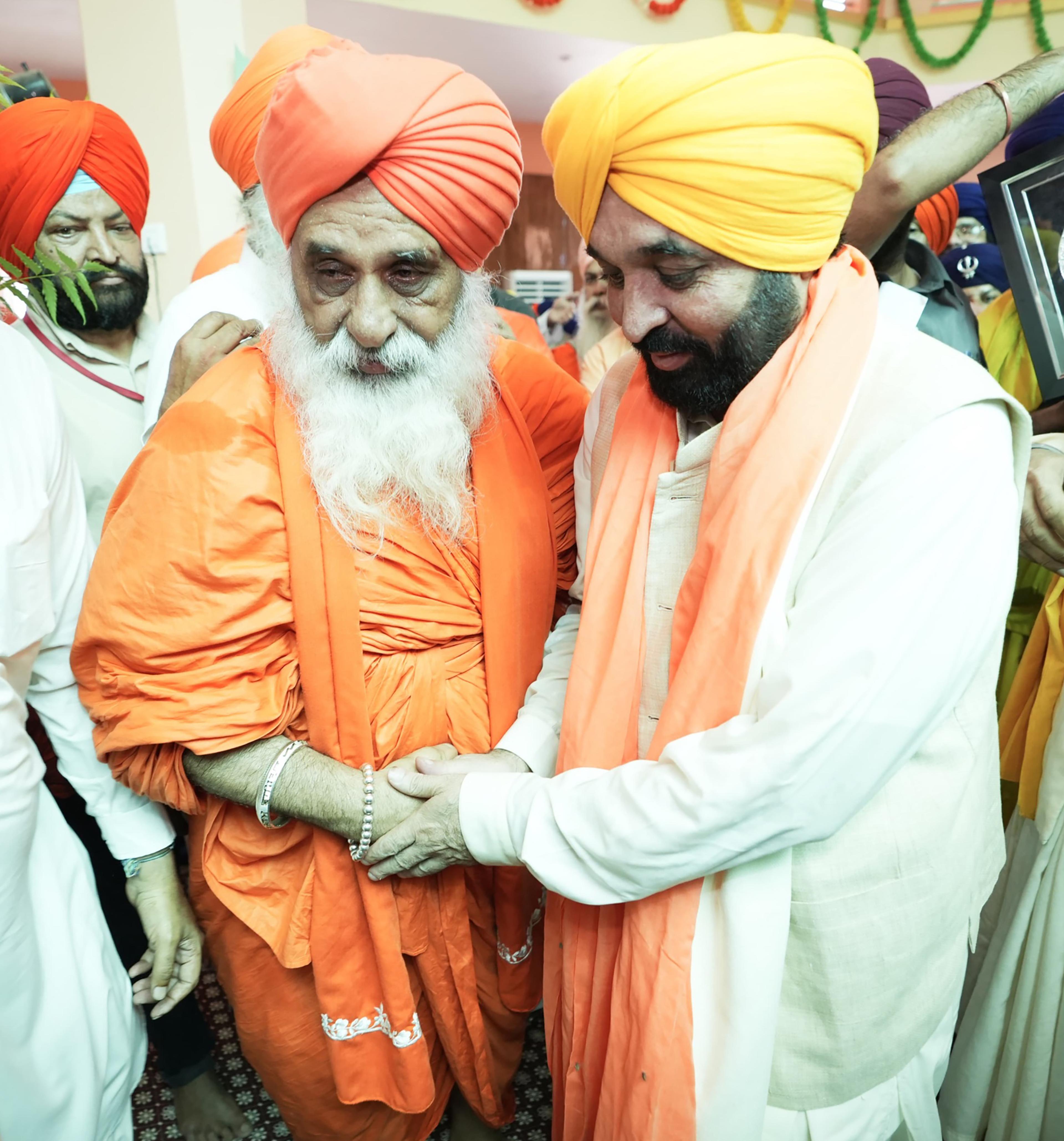 Curb groundwater depletion, pleads Punjab CM