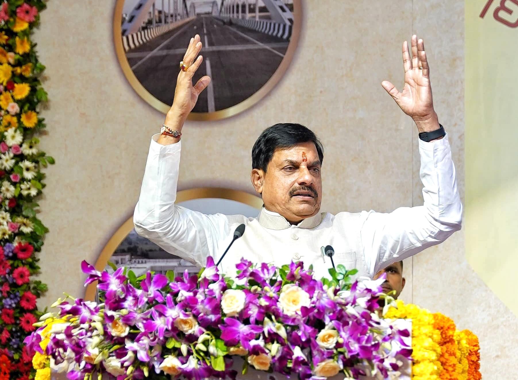 MP CM to hold discussion with industrialists in Mumbai today