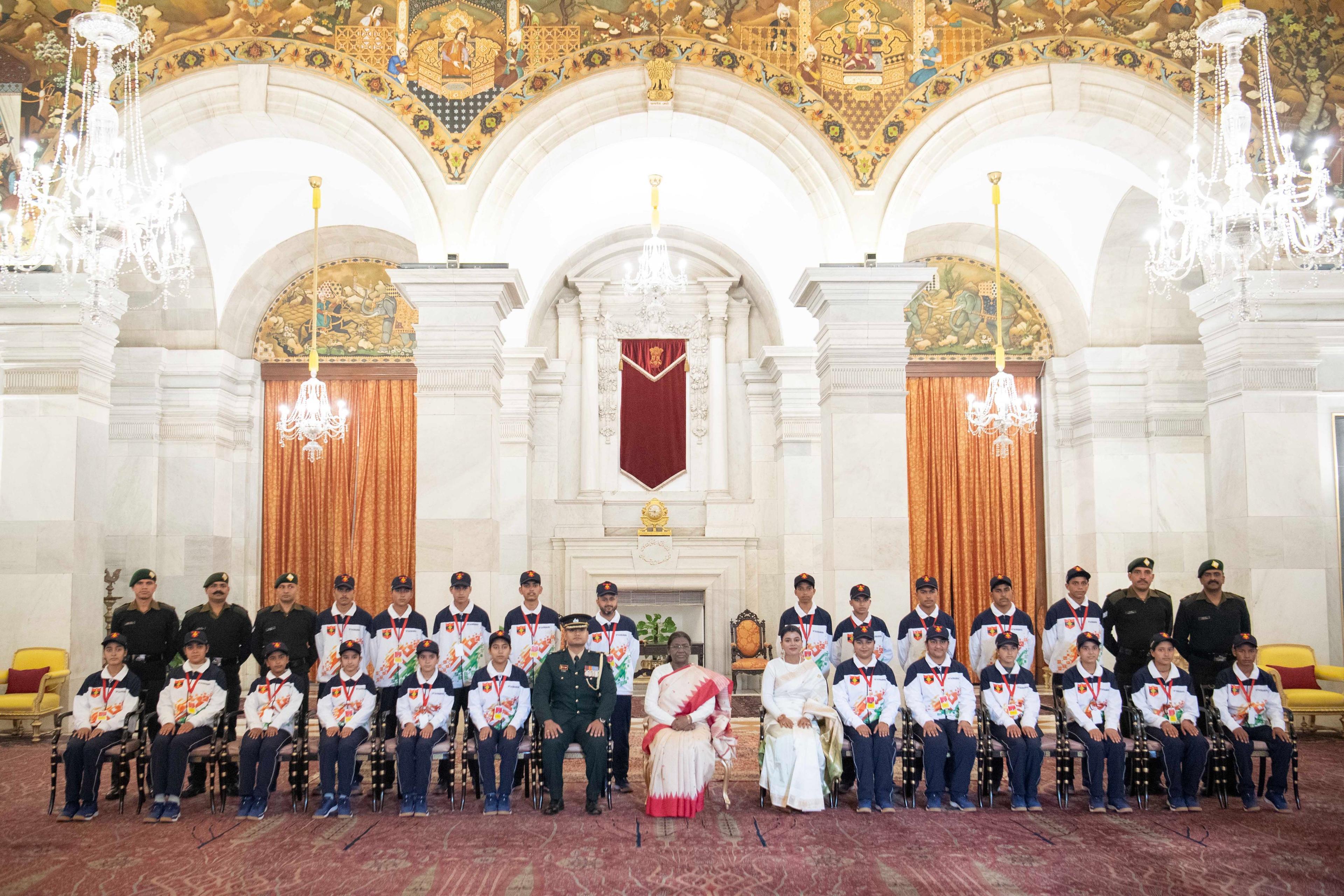 J&K: Udhampur students meet President Murmu at Rashtrapati Bhawan