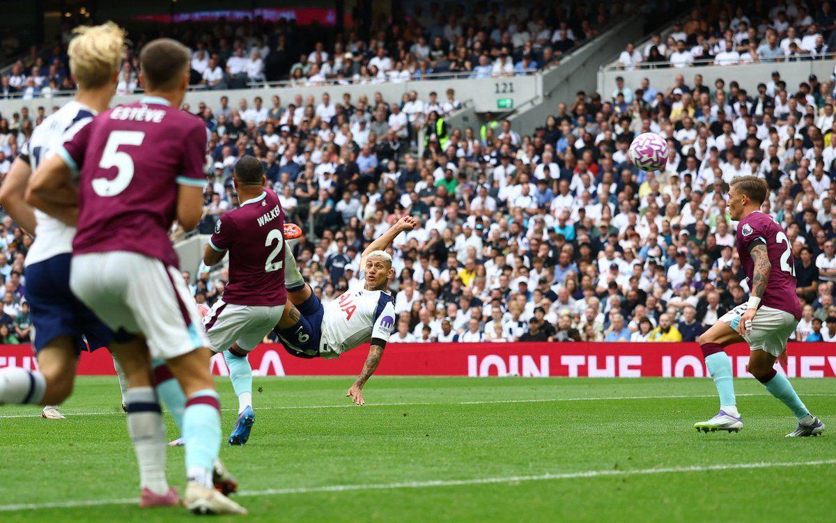 Premier League: Tottenham, Sunderland score three each as Brighton stumble late against Fulham