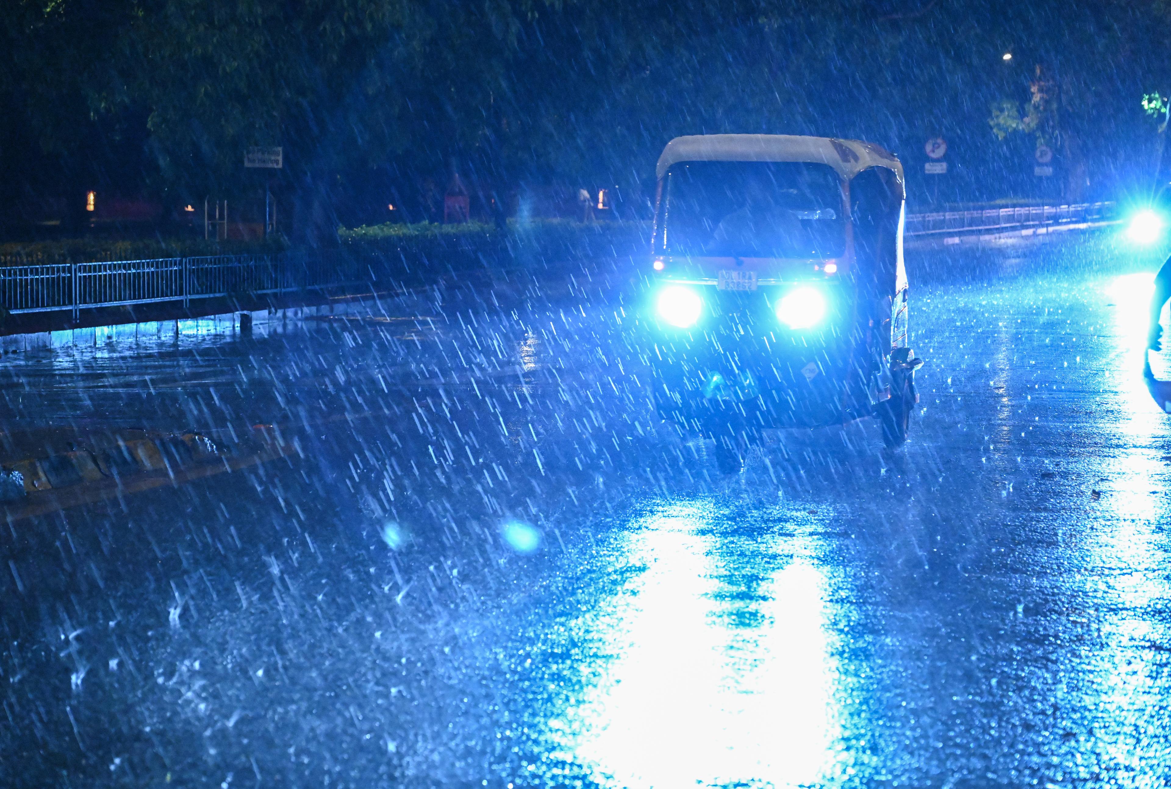 Overcast skies, gusty winds persist in Delhi after storm; IMD issues orange alert