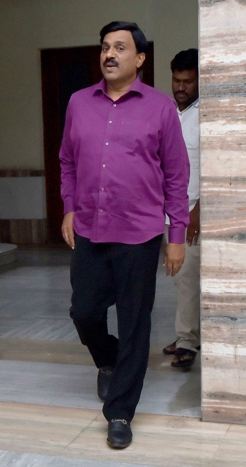 Telangana HC suspends conviction of Gali Janardhan Reddy, 3 others in Obulapuram mining case