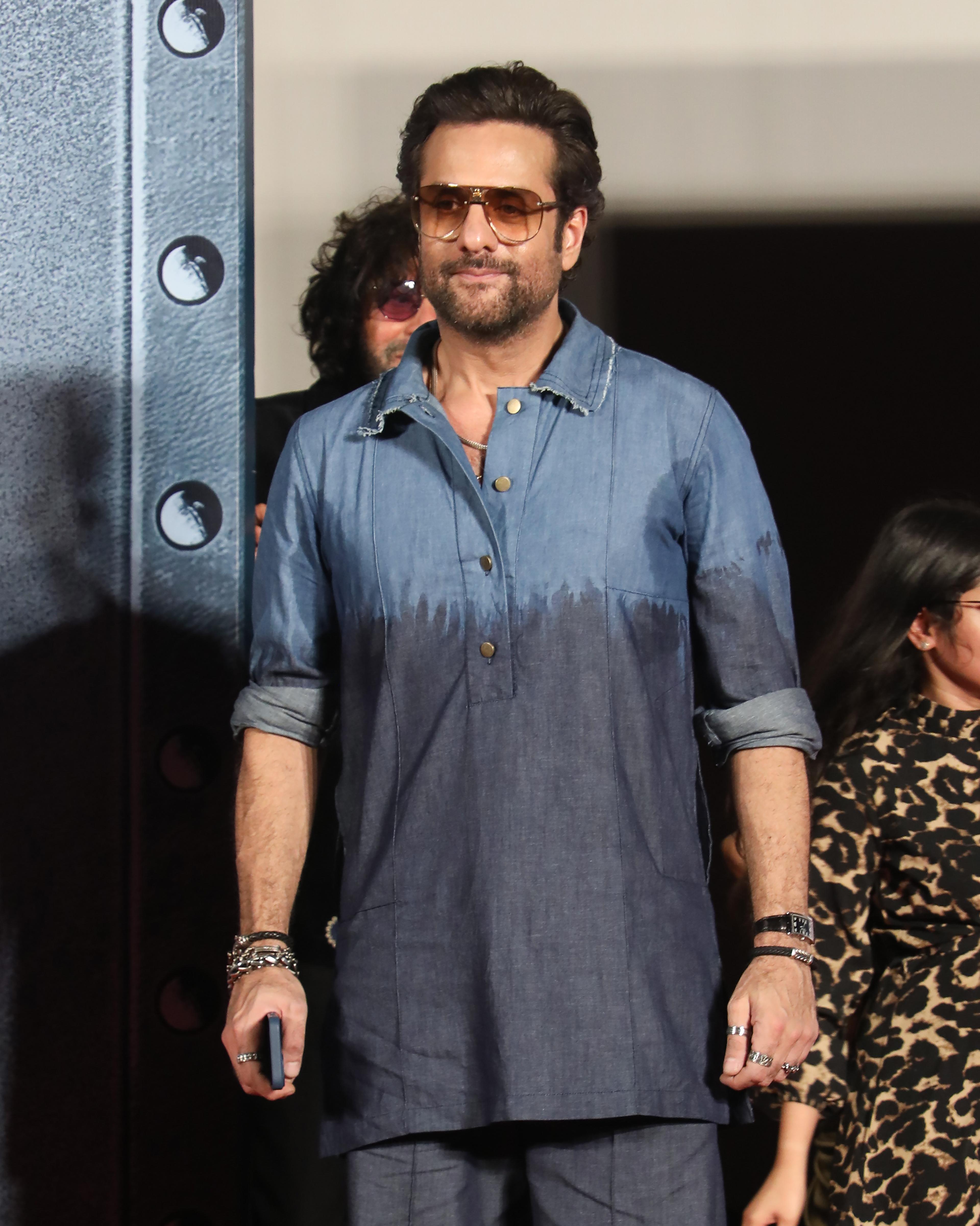 Fardeen Khan introduces his character Dev from 'Housefull 5'