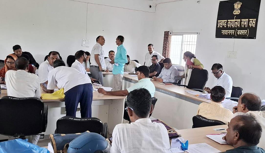 Bihar SIR row: SC asks Election Commission to upload data of voters omitted in draft list