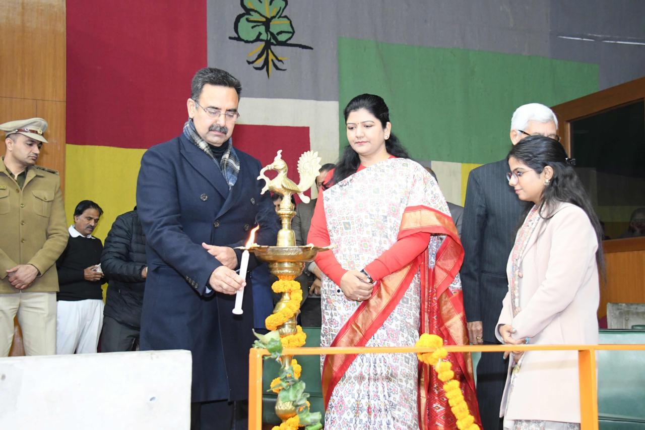 Despite long colonialism, India world's largest democracy, says Haryana Speaker