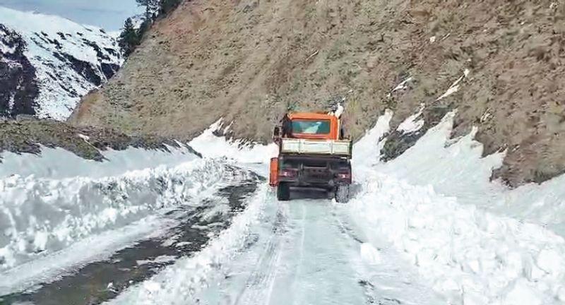 Mughal Road Closed Due to Slippery Conditions