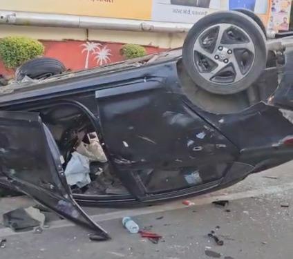 Narrow escape for MP cops as speeding vehicle hits police car in Bhopal