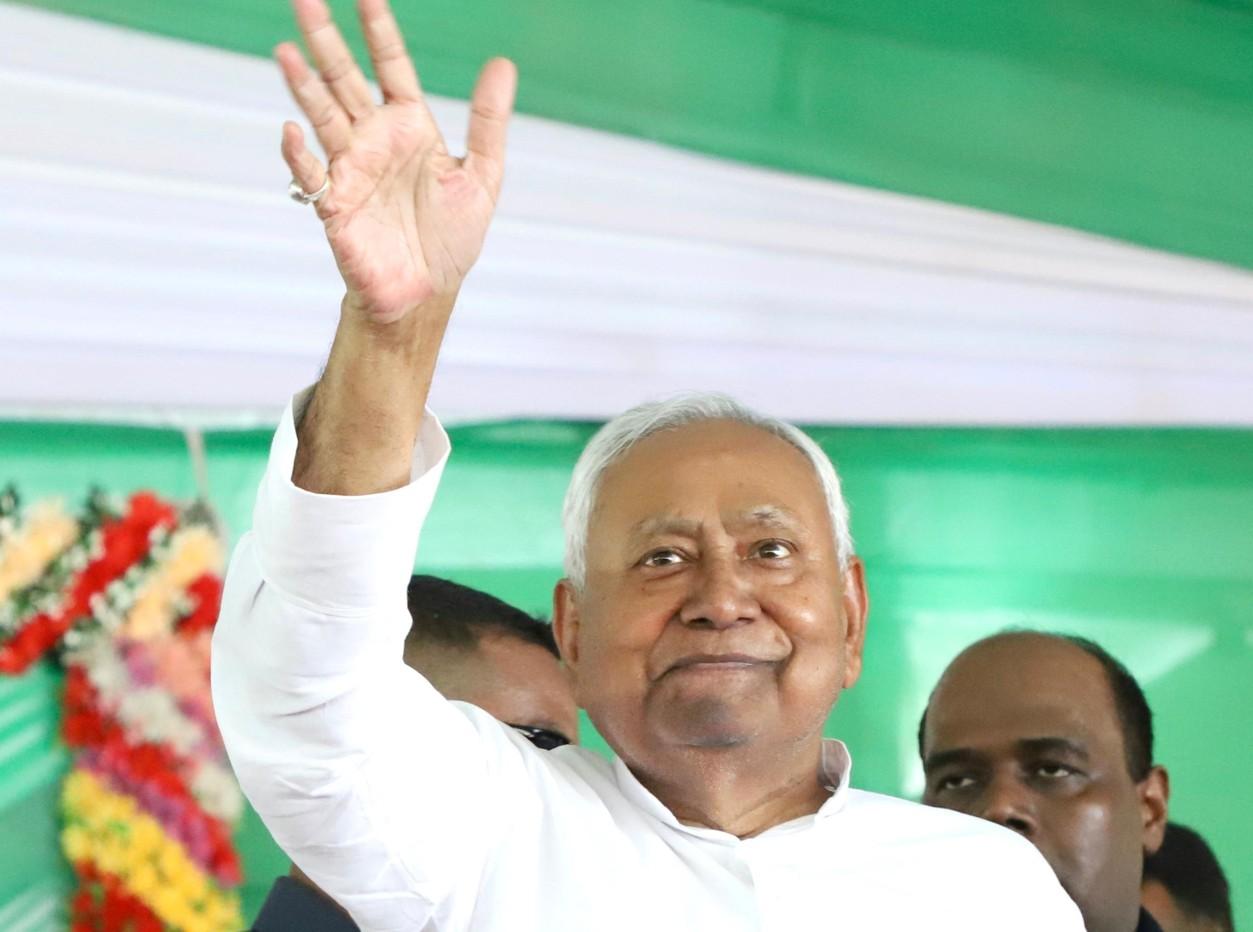 Nitish Kumar aspiring to be the leader for all seasons