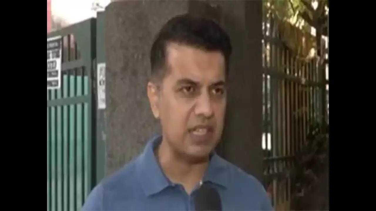 Abhishek Dutt Criticizes AAP