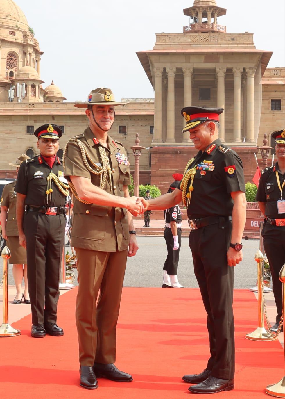 Australian Army Chief receives ceremonial guard of honour