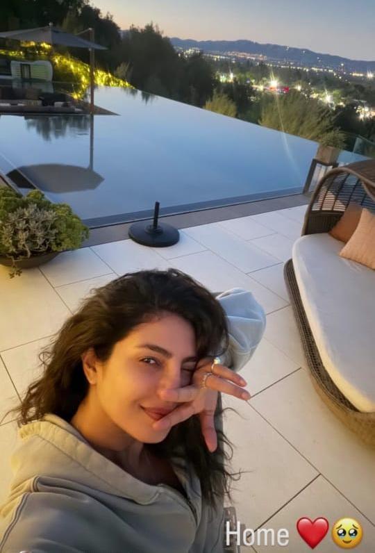 Priyanka Chopra marks her homecoming with an adorable selfie