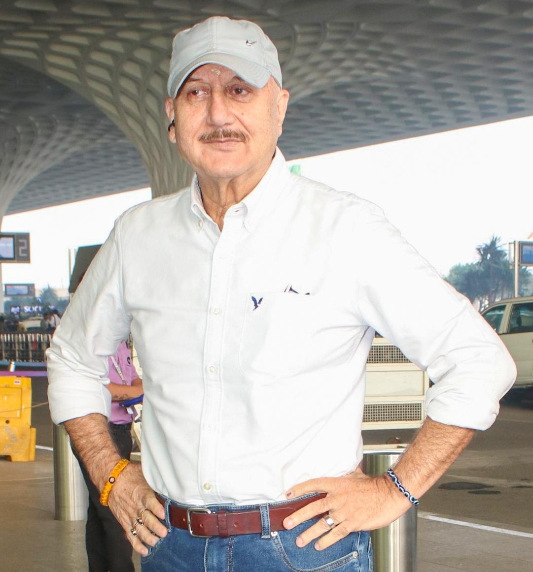 Anupam Kher talks about magic of Kishore Kumar’s songs during monsoon