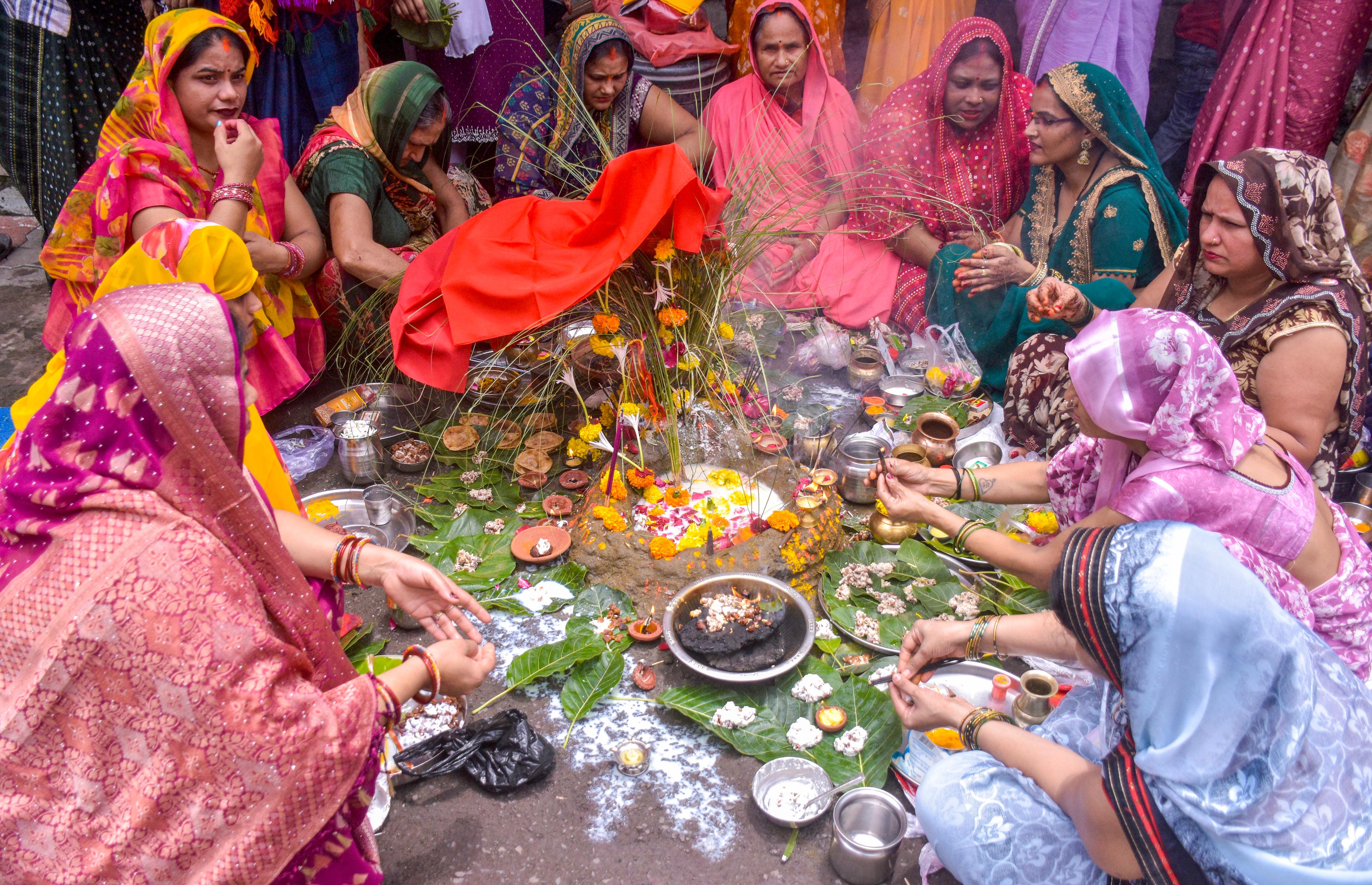 'May Chhathi Maiya and Lord Surya fulfill wishes of mothers': MP CM extends Chhath greetings